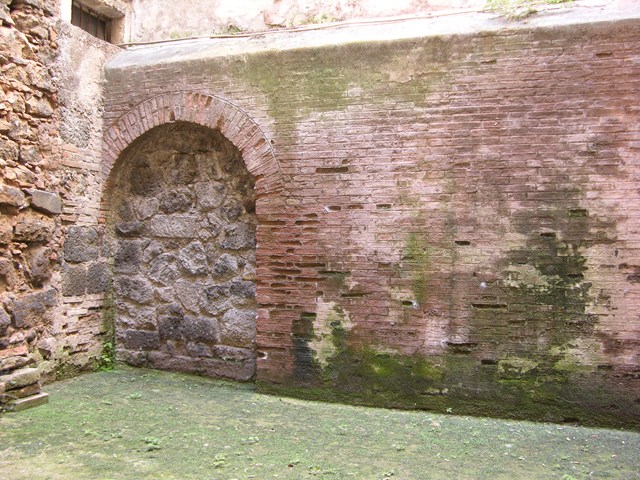 Interno scavi.jpg